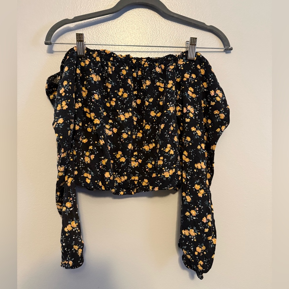 Aeropostale Black and Yellow Floral Blouse
